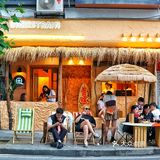 假装在度假⛱️市中心的越南咖啡屋