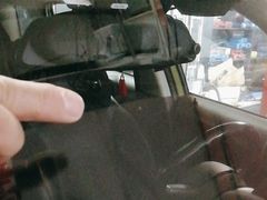 -鲨鱼皮汽车凹陷玻璃修复(静安店)