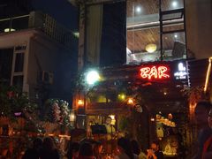 -城墙外BAR