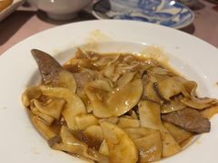 猪肝炒杏鲍菇-吉事利茶餐厅