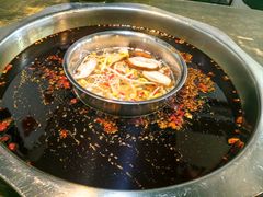 -渝嘴小老弟老火锅(华新村店)