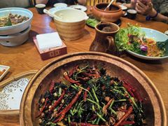 -老滇山寨•云南特色菜•地方菜•民族风情歌舞表演(金碧店)