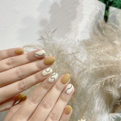 -花岐款式专研健康美甲沙龙
