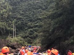 -安吉龙王山峡谷漂流