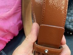 -爱革·洗衣改衣·洗鞋修鞋·洗包修包·奢侈品护理(宝地广场店)