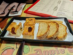 餐前面包蒜黄油-安妮意大利餐厅(国贸店)