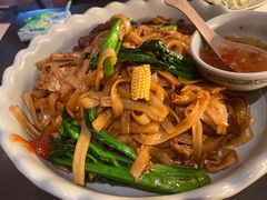 泰式炒牛河-大头虾越式风味餐厅(光明广场店)