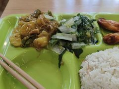 -同济大学本部学苑饮食广场