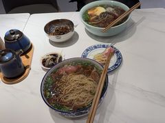 -镇南锅盖面馆(解放路店)