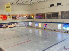 -冰纷万象滑冰场(赣州华润万象城店)