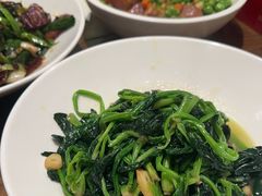 -黄泥岗·地道湖北菜(奥特莱斯店)