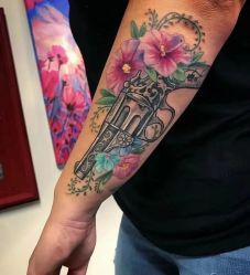 点击看大图 -龙之吻专业刺青·手工耳洞·纹身去色