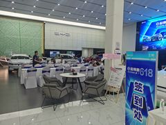 -弘仁宝佳比亚迪4S店(宝山旗舰店)