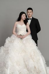 -雪中彩影婚纱摄影·微光艺术中心