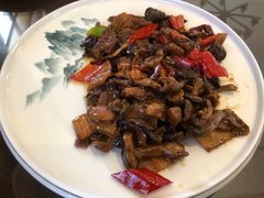 山蘑炒肉-岚县土豆宴(总部)