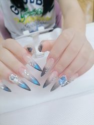 -尤米一站式美甲美睫