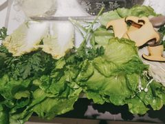 -红鼎豆捞·非遗鲍皇汤火锅(宝丰路店)