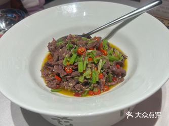 看到点评新开了一间湘菜馆，特意过来看看，可能新开张啊