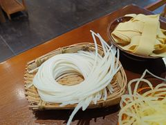 -黔有有贵州酸汤夺夺粉火锅(五味十字店)