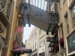 -鲁邦国际风情街(麦世达韩国精品百货店)