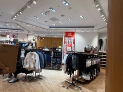 -lululemon(上海浦东IFC店)