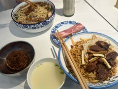 -镇南锅盖面馆(解放路店)