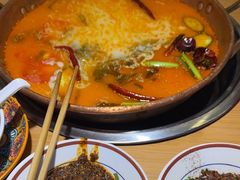 -洱火云南酸菜牛肉火锅(石景山当代商城店)