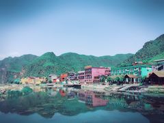 -百里峡七彩艺术小镇