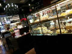 面包甜点陈列柜-米洛克欧洲蛋糕(西南路店)