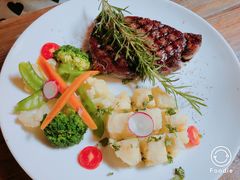 -SISTERS BAR RESTAURANT川意酒馆(嘉善老市H楼店)