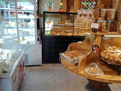 -昆明冠生园·蛋糕·面包(南强街店)