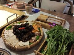 -尚尚仙·酸汤猪手·猪肚鸡火锅(华联万柳购物中心店)