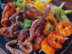 牛柳鸡肉鲜虾三拼法基塔-Q MEX 库迈墨西哥餐吧(三里屯店)