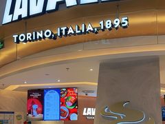 -LAVAZZA 拉瓦萨咖啡(北外滩来福士店)