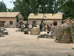 -雪山彩虹谷景区