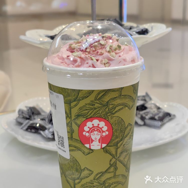 霸王茶姬春日桃桃，入秋值得n刷的奶茶