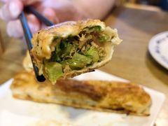 猪肉香菜尖椒-铸钟褡裢火烧(西三环紫竹桥店)