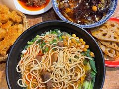 -爆炸头阿姨小四川正宗川味小吃(无任何分店)