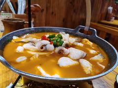 -老滇山寨•云南特色菜•地方菜•民族风情歌舞表演(金碧店)