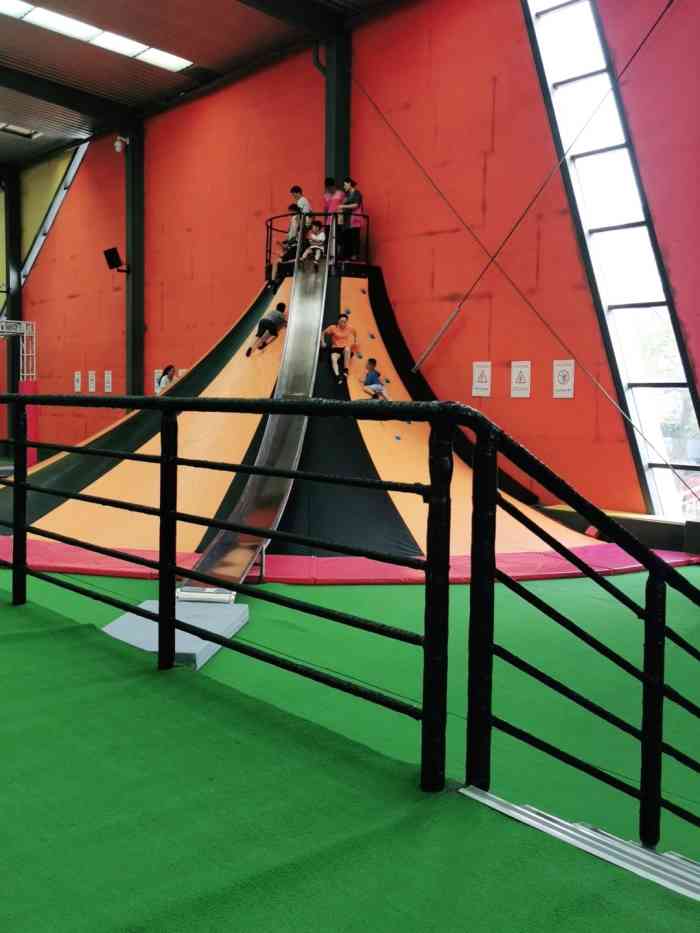 latitude乐图空间室内蹦床主题公园(长沙店)-"跟家人一起去玩的 感觉