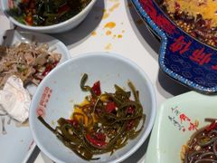 -何师傅美蛙鱼头(汉街店)