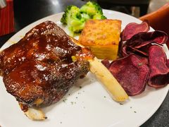 香烤猪肋排配温热小土豆及烧烤酱-WOLFGANG PUCK KITCHEN & BAR(迪士尼小镇店)