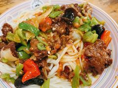 -歹歹的加个面过油肉拌面