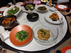 -皇城根·鲁菜济南菜·吊炉烤鸭·炒鸡鱼头(济南旗舰店)