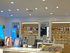 -三目眼镜·蔡司视觉合作店(青浦宝龙店)