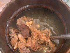 土茯苓猪骨汤-新享乐海鲜(翠华路店)