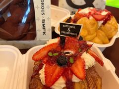 草莓奶油蛋糕牛角包-B&C黄油与面包·THE GARDEN BAKERY概念店(世纪汇店)