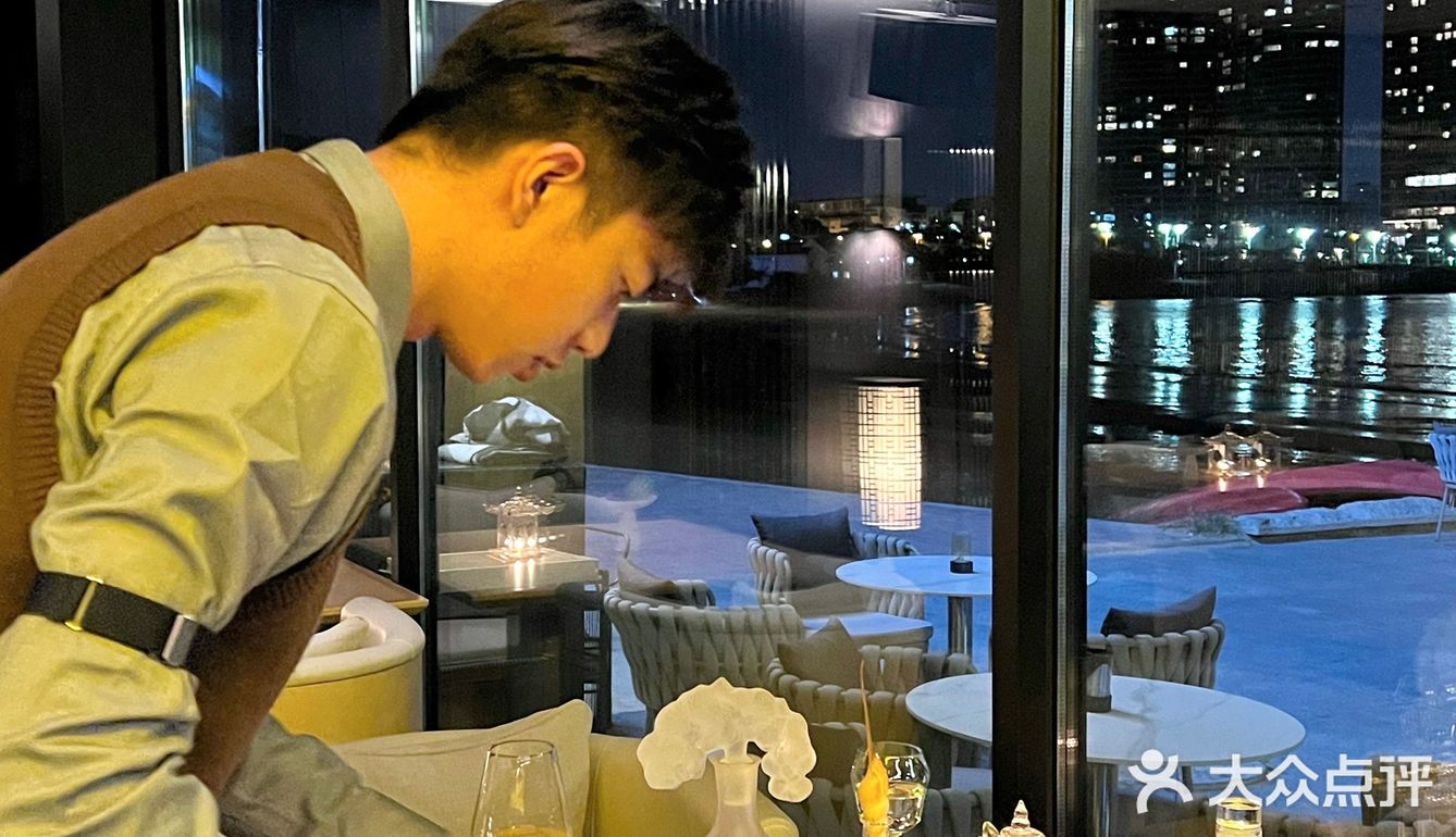 离海最近的中式新中式茶室，青岛“小曼哈顿” 