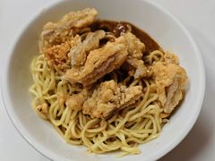 -松树干拌面店