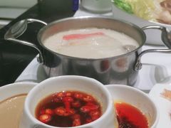 -红鼎豆捞·非遗鲍皇汤火锅(宝丰路店)